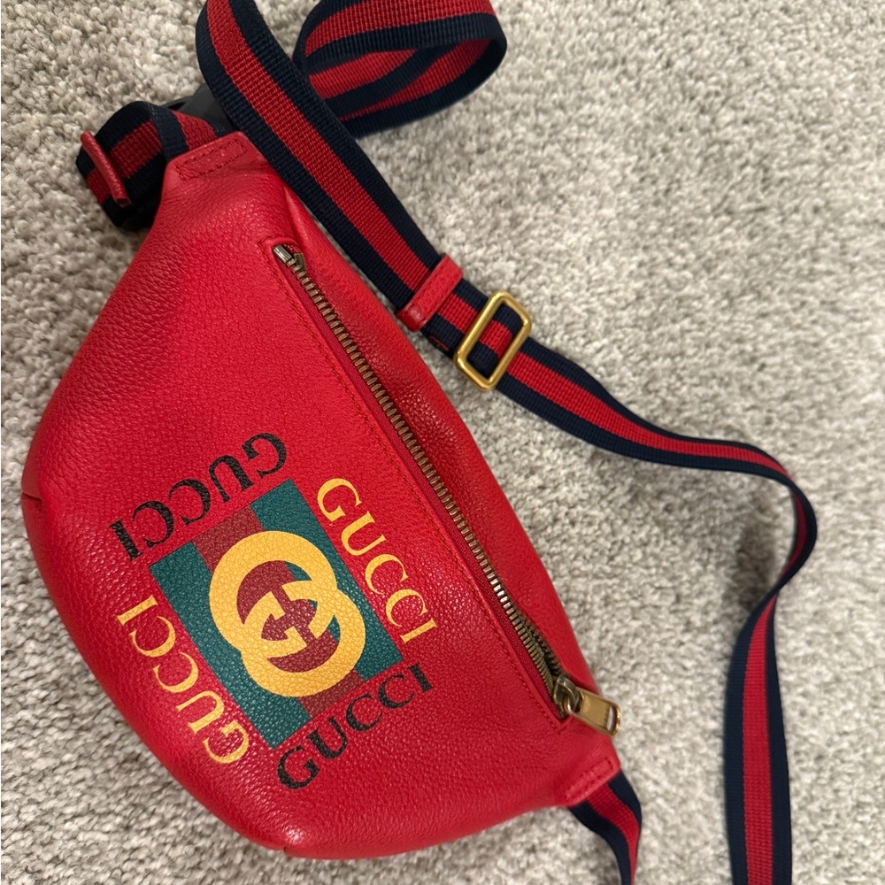 Gucci Red Logo Belt Bag